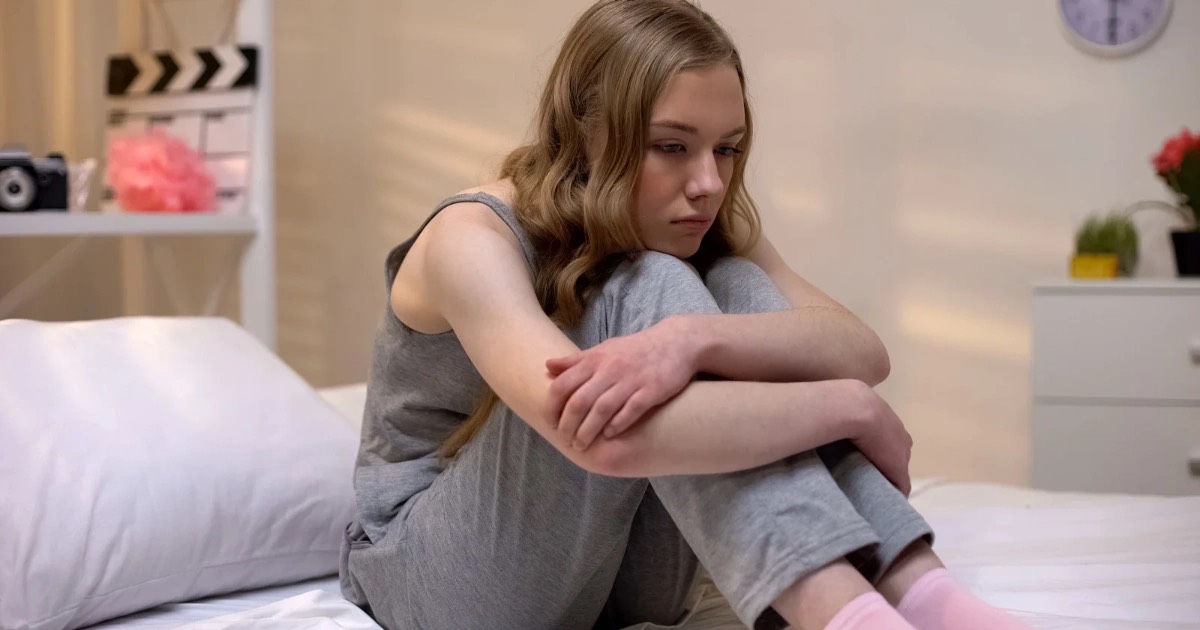 negative emotional effects of peer pressure 