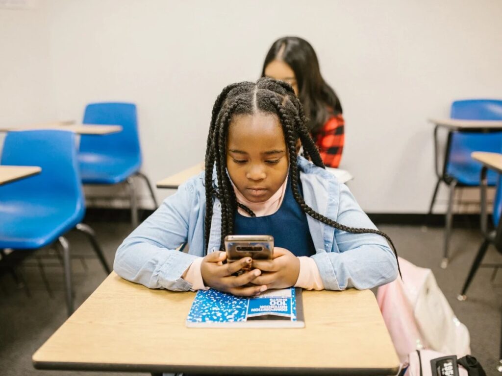 Picture of the harmful effects of cyberbullying